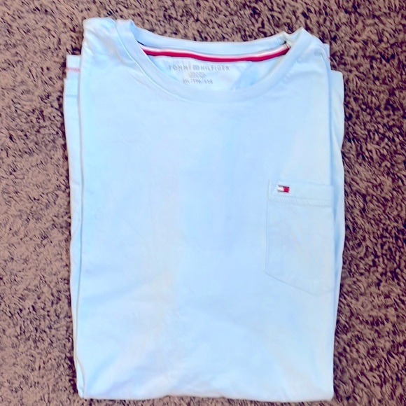 Tommy Hilfiger men’s XL light blue pocket short sleeve t-shirt. NWT - Picture 2 of 5